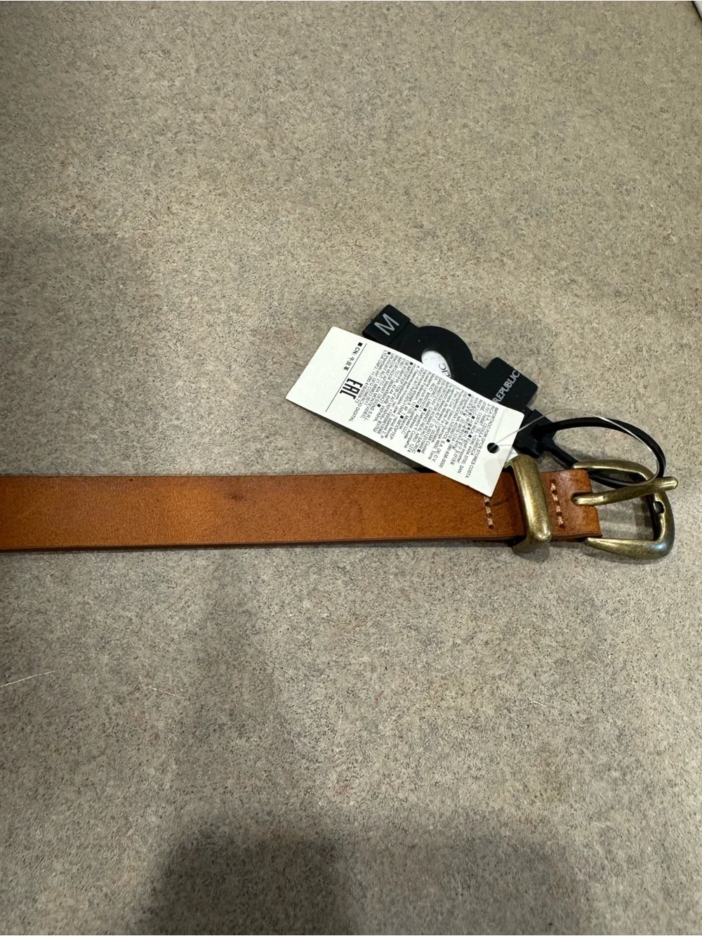 Banana Republic Men’s Brown Leather Belt with Brass Buckle